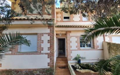 Vista exterior de Casa o xalet en venda en Carranque amb Terrassa