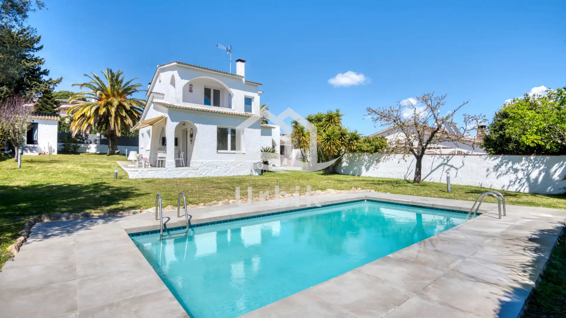 Vista exterior de Casa o xalet en venda en Calonge i Sant Antoni amb Calefacció, Jardí privat i Terrassa
