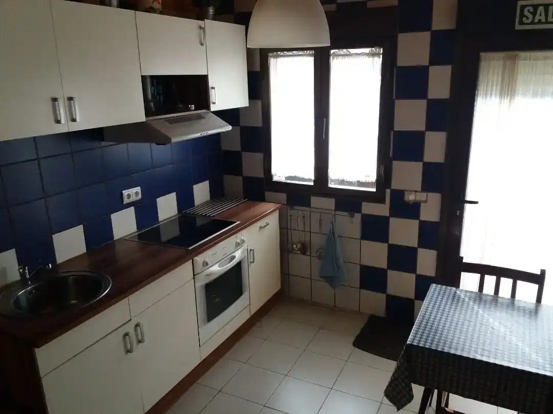 Cuina de Casa adosada de lloguer en Quintana Redonda amb Jardí privat, Parquet i Moblat