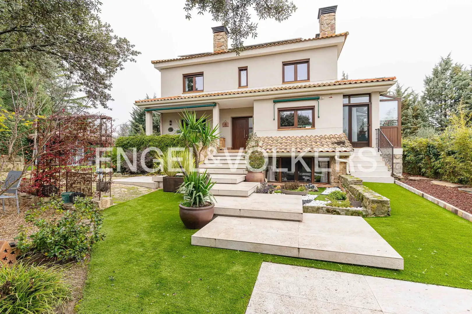 Vista exterior de Casa o xalet en venda en Alpedrete amb Calefacció, Jardí privat i Terrassa