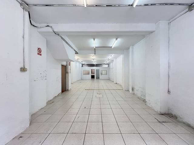 Local comercial en Alquiler en Lloreda