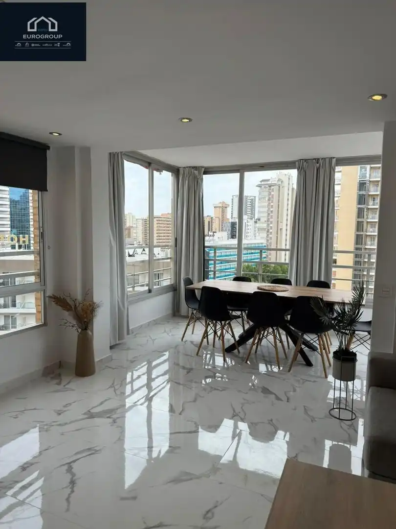 Comedor de Apartamento de alquiler en Benidorm con Aire acondicionado, Calefacción y Amueblado