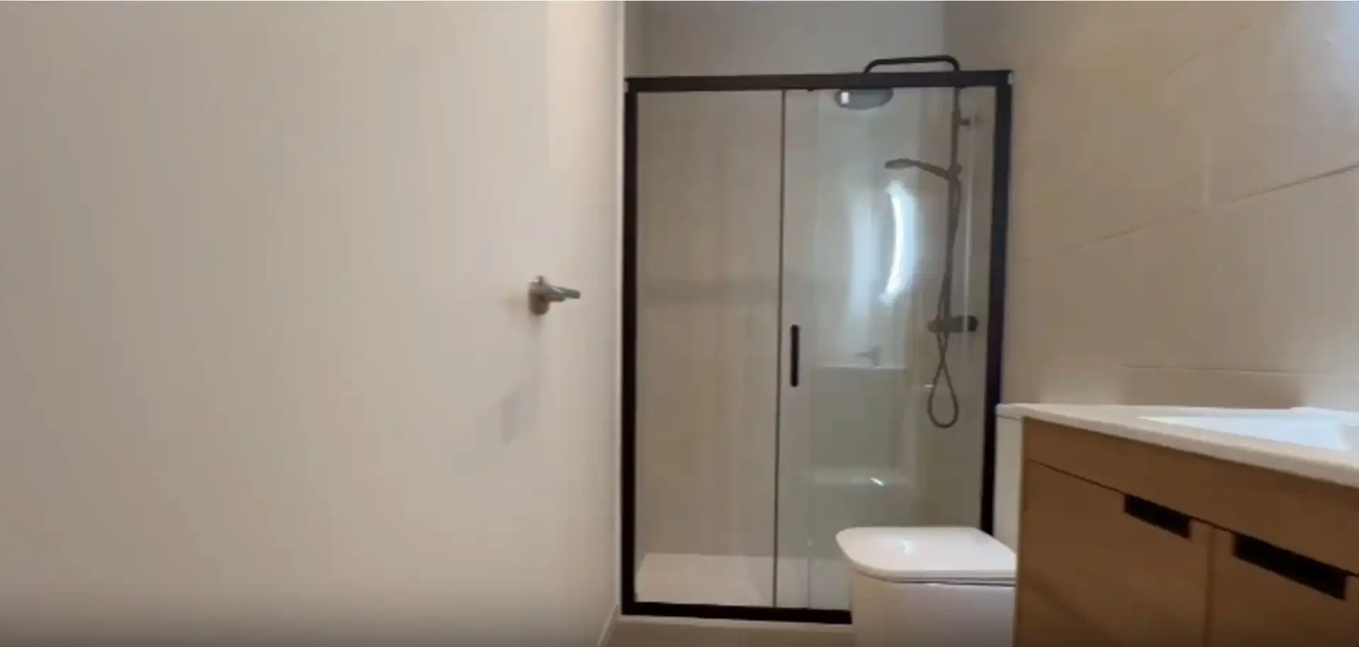 Baño de Piso de alquiler en Elche / Elx con Aire acondicionado y Amueblado