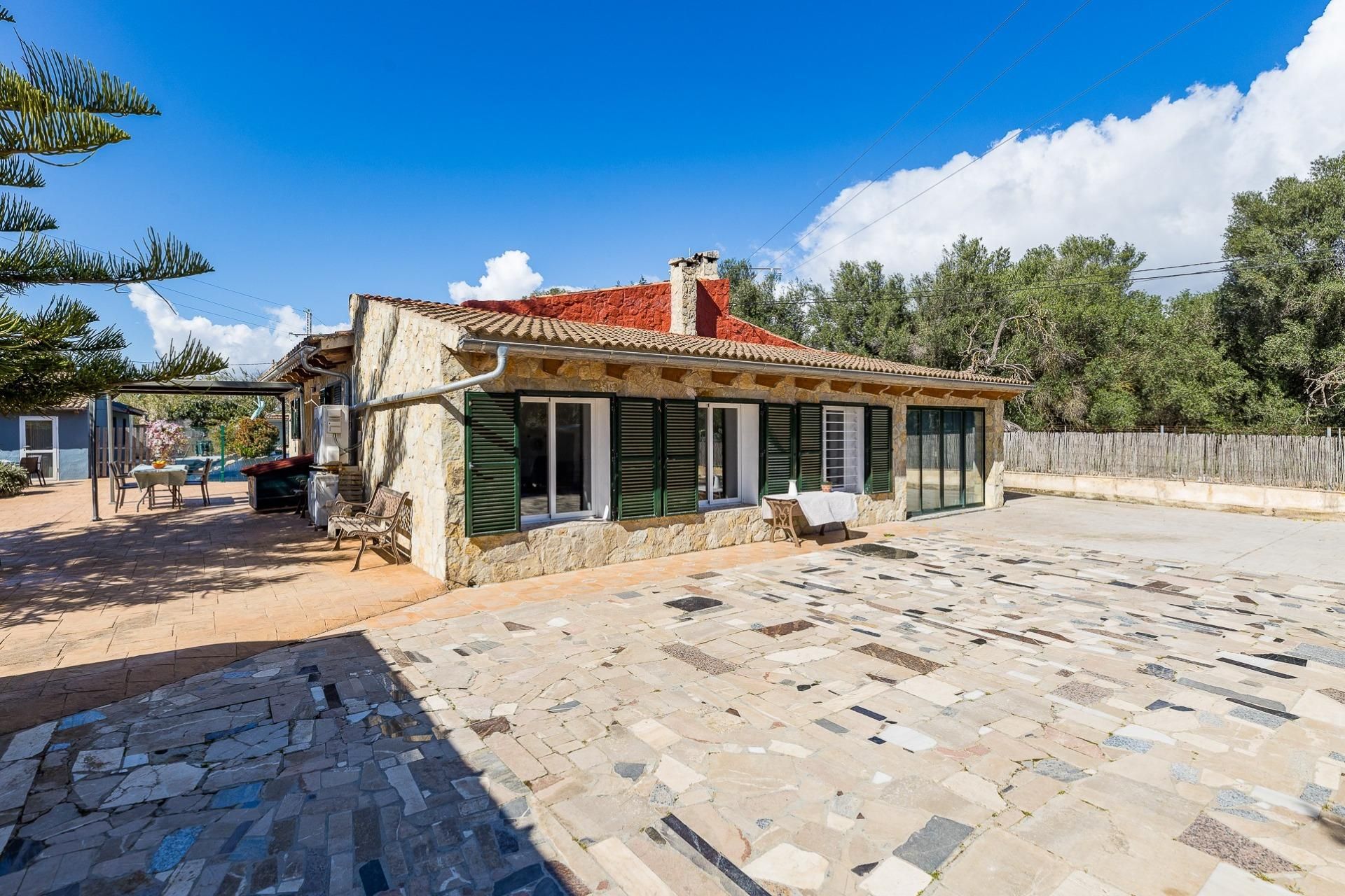 Vista exterior de Casa o xalet en venda en Binissalem amb Aire condicionat, Jardí privat i Terrassa