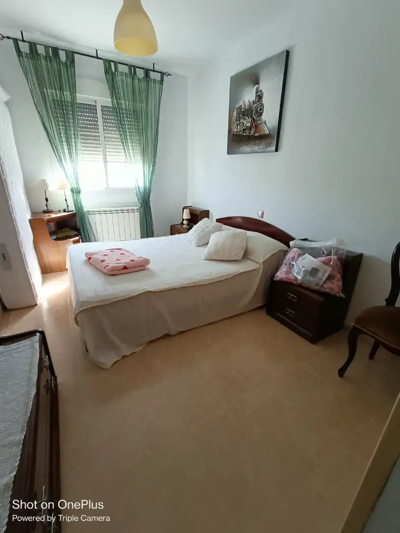 Habitación de Casa o chalet en venta en Burguillos de Toledo con Calefacción, Jardín privado y Amueblado