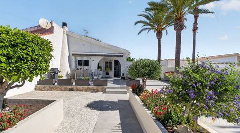 Foto 2 de Casa o xalet en venda a Avenida Alondras las, Nueva Torrevieja, Torrevieja