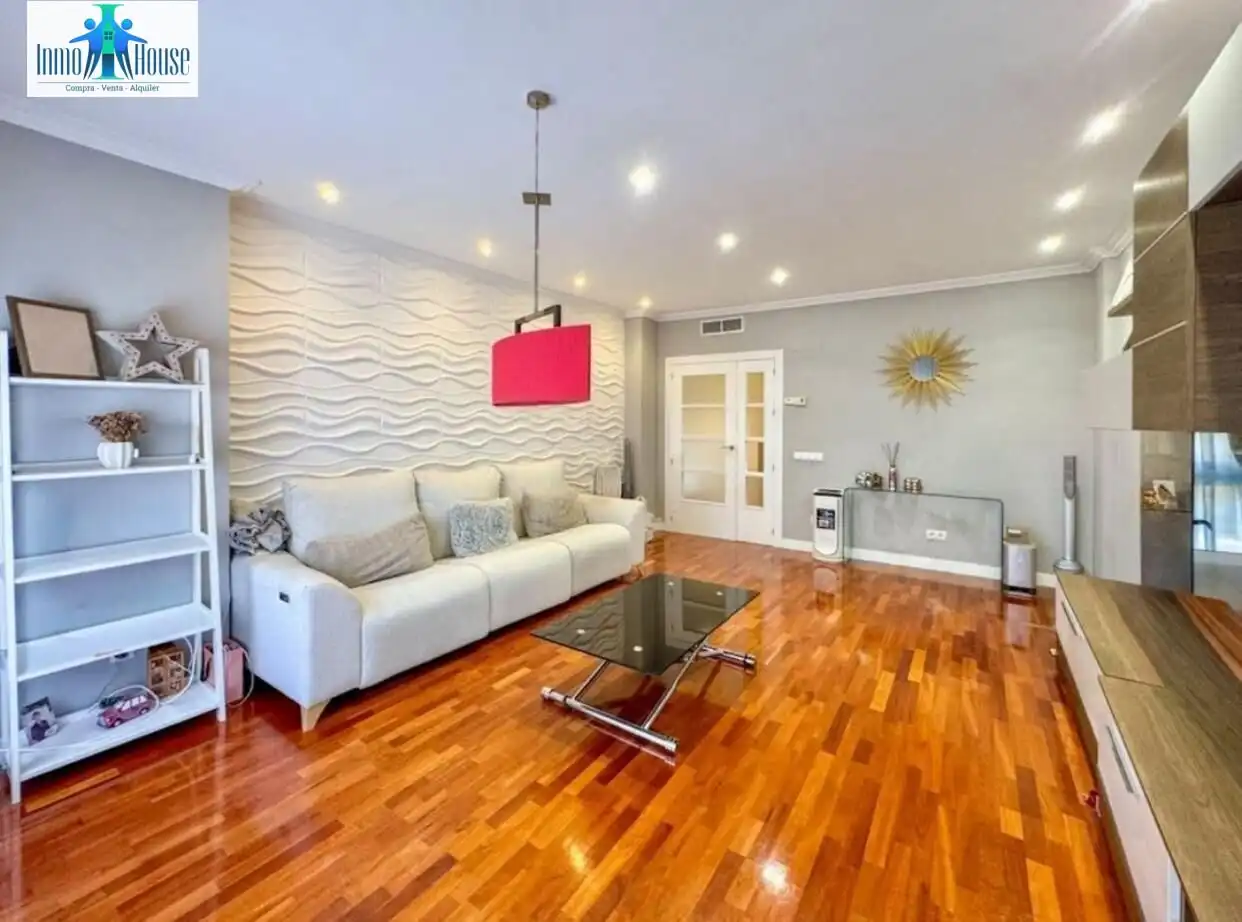 Living room of Flat for sale in Albacete  with Air Conditioner, Heating and Storage room