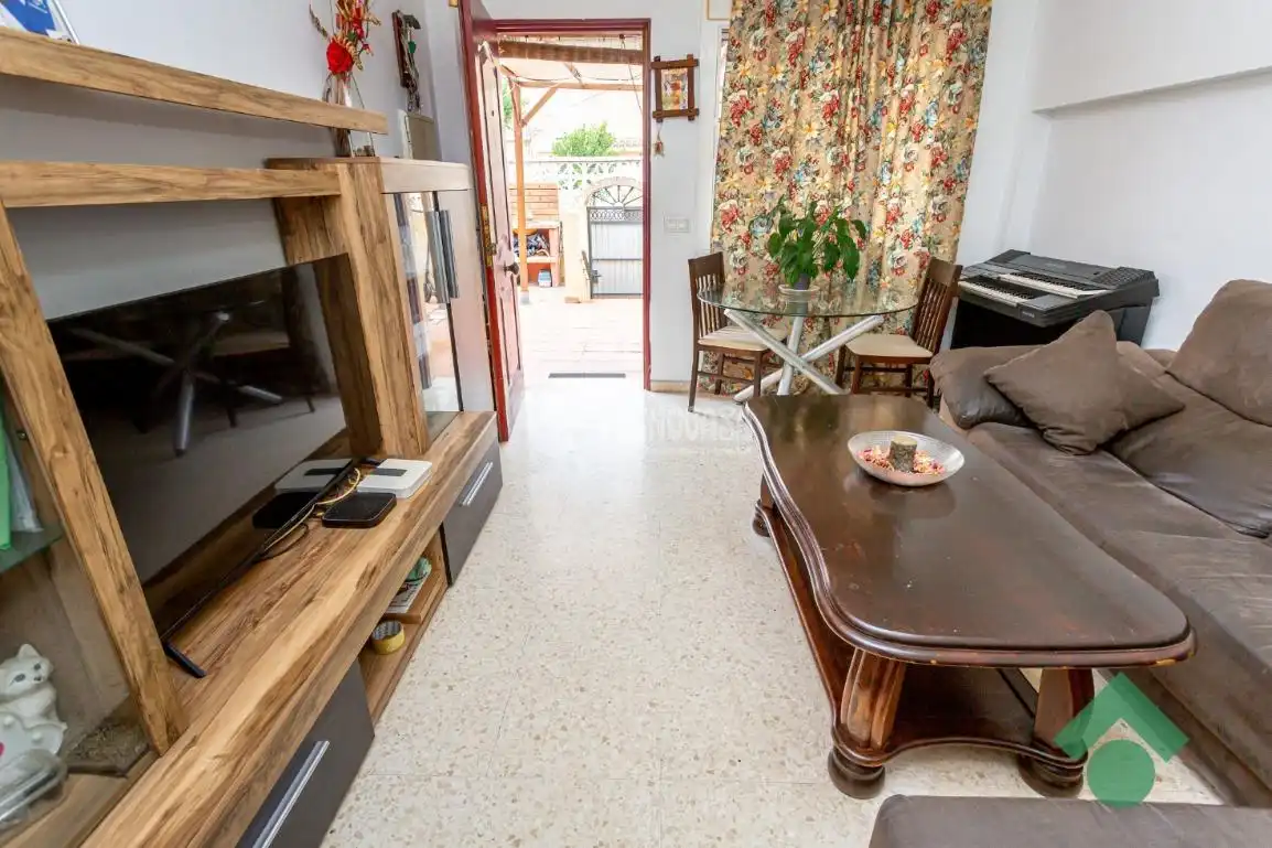 Sala de estar de Casa adosada en venta en Algeciras con Calefacción y Amueblado