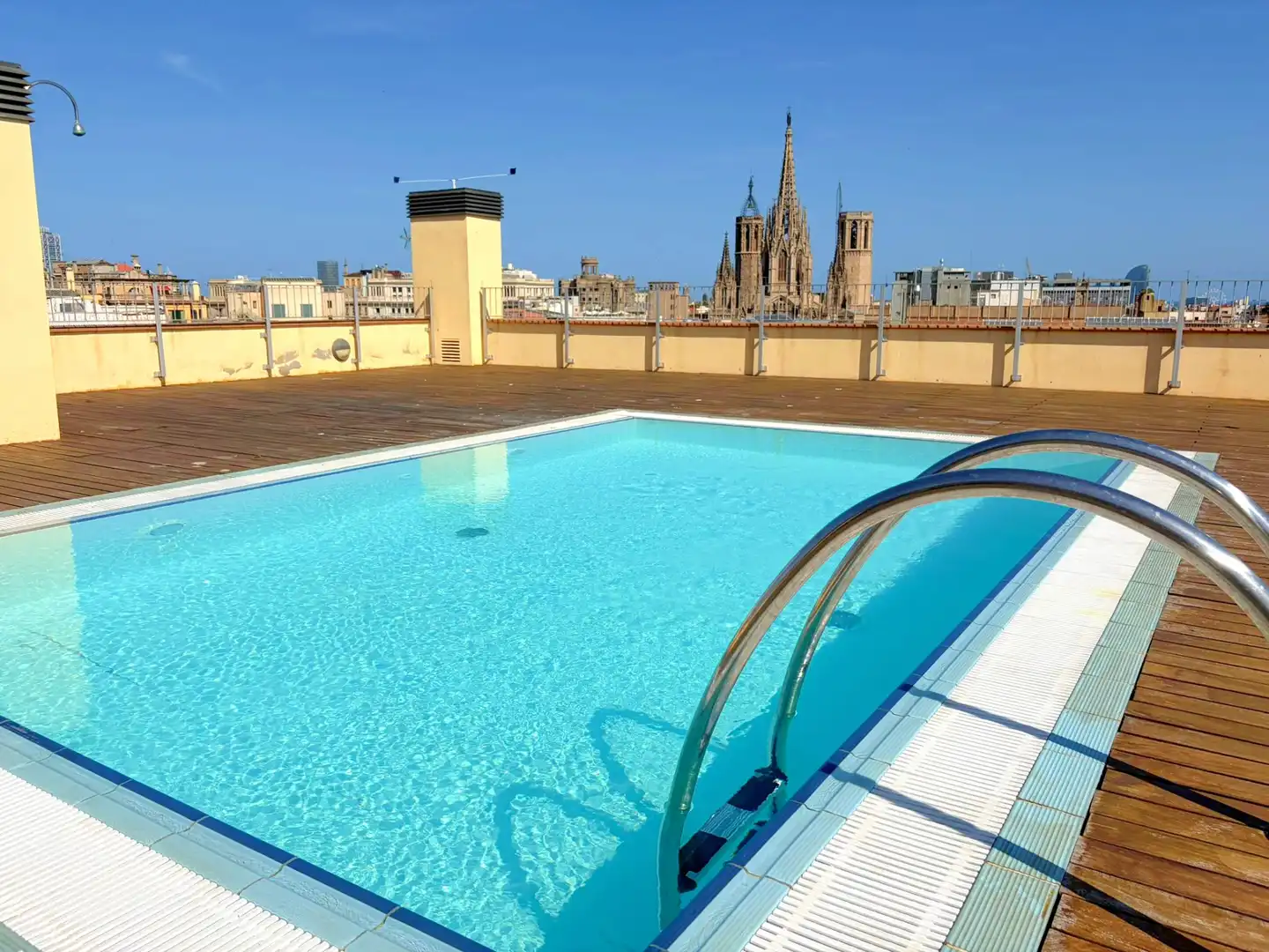 Appartamento con piscina in vendita a Avinguda del Portal de l'Àngel