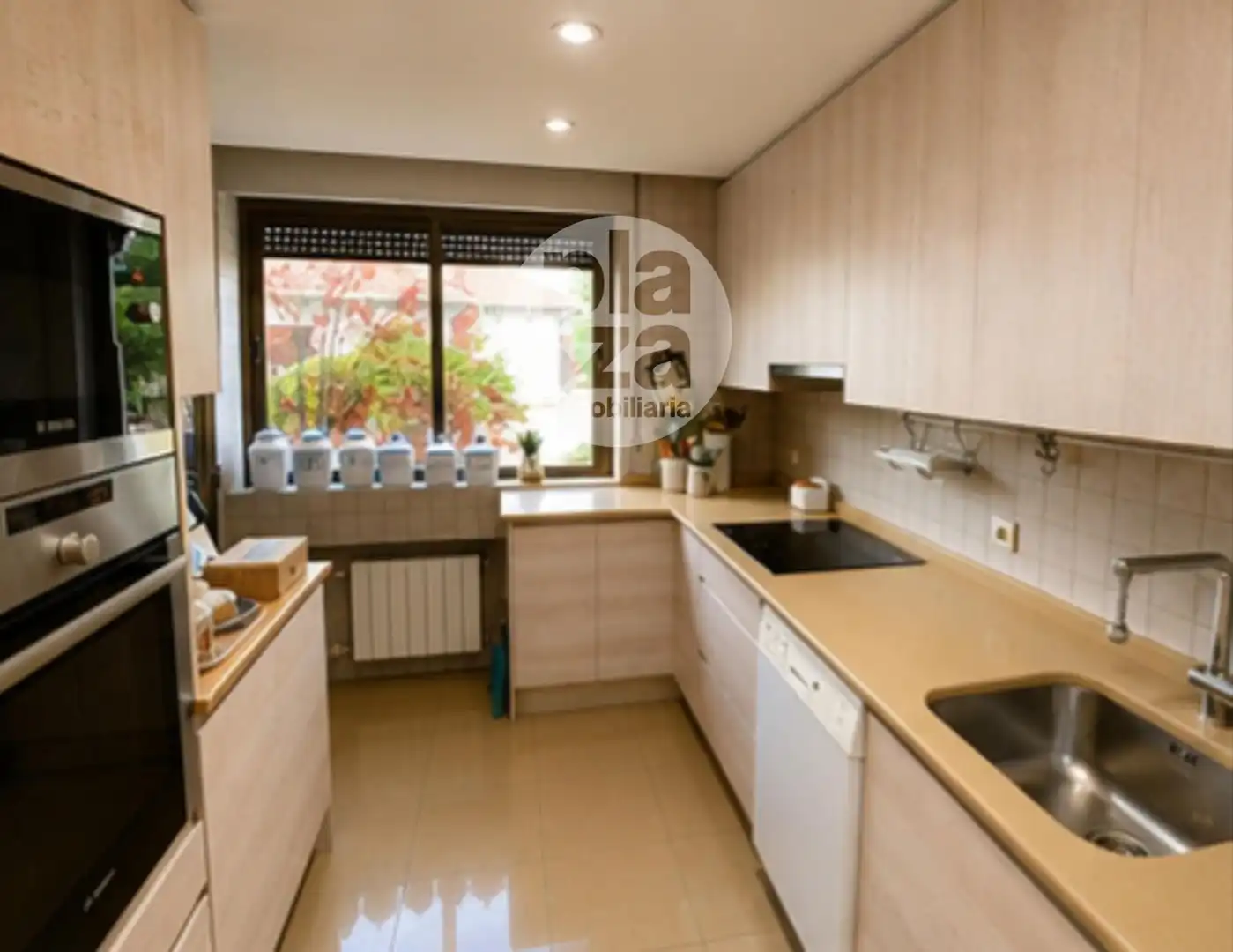 Küche von Maisonette zum Verkauf in Burgos mit Heizung, Terrasse und Abstellraum