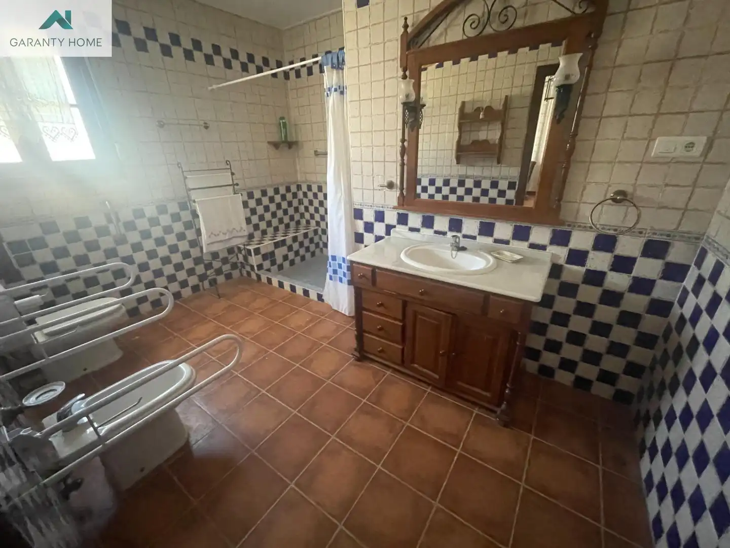 Bany de Finca rústica en venda en Colmenar amb Aire condicionat, Jardí privat i Terrassa