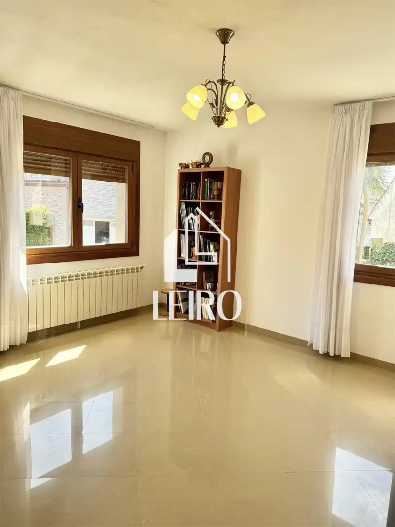 Sala de estar de Casa o chalet en venta en Vilagarcía de Arousa con Calefacción, Jardín privado y Balcón