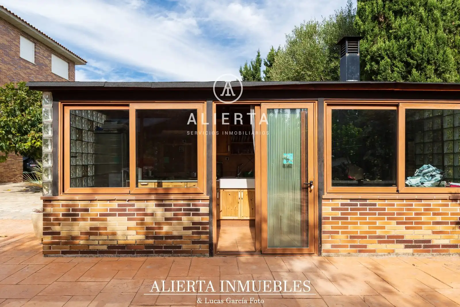 Exterior view of Houses for rent in Zaragoza  with Air Conditioner, Heating and Storage room