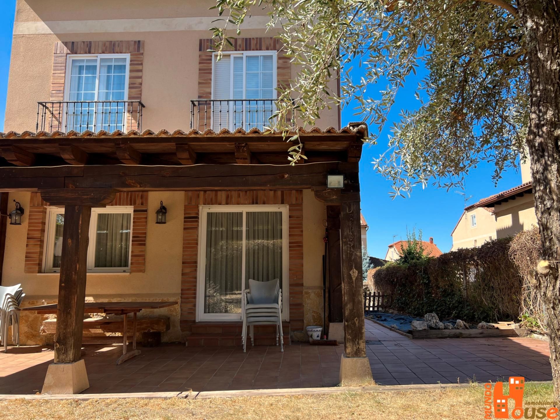 Jardí de Casa o xalet de lloguer en Palazuelos de Eresma amb Calefacció, Jardí privat i Terrassa