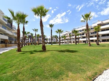 Apartment with pool for sale in Orihuela Costa