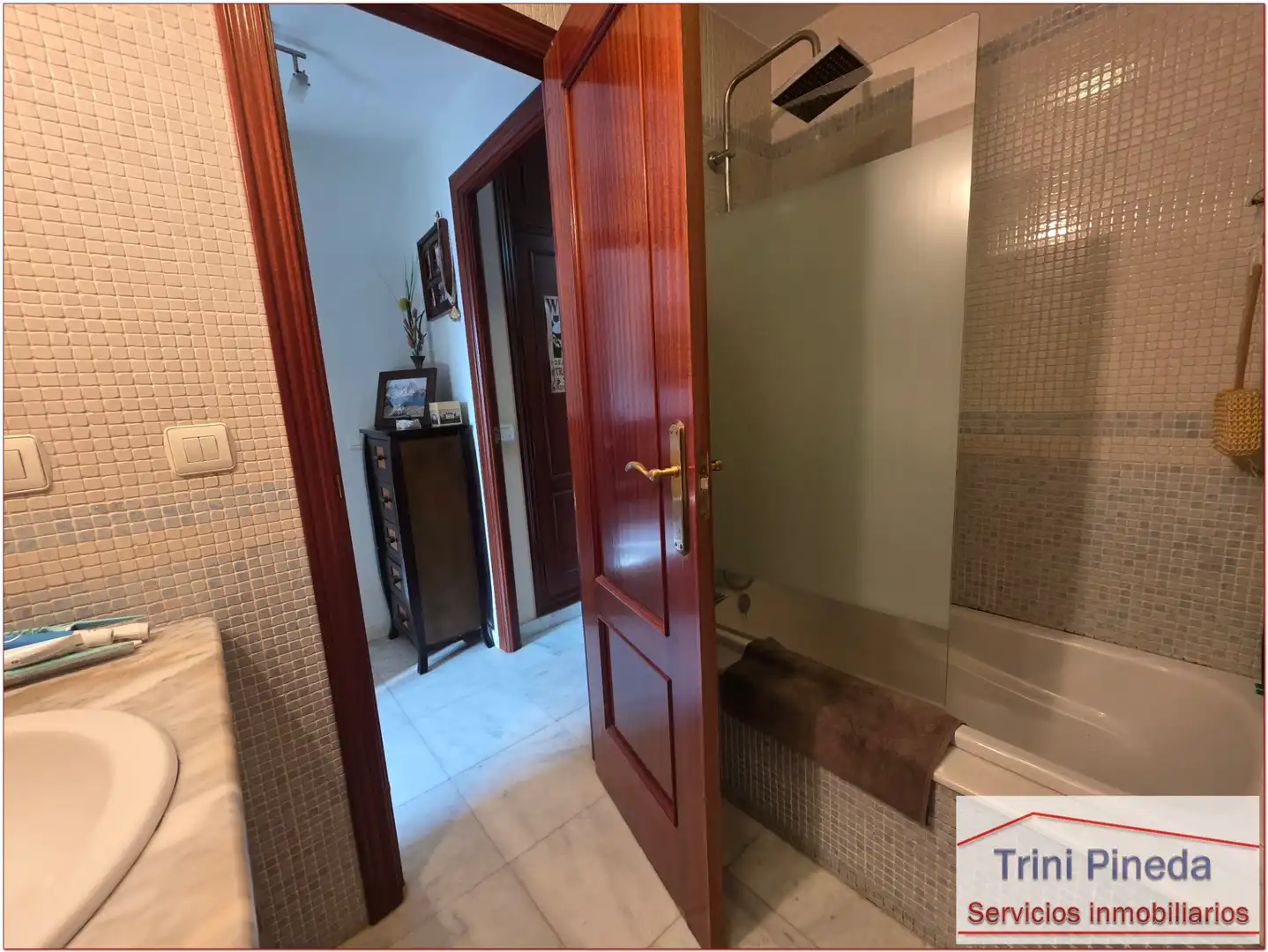 Baño de Ático en venta en Sevilla con Aire acondicionado, Terraza y Trastero
