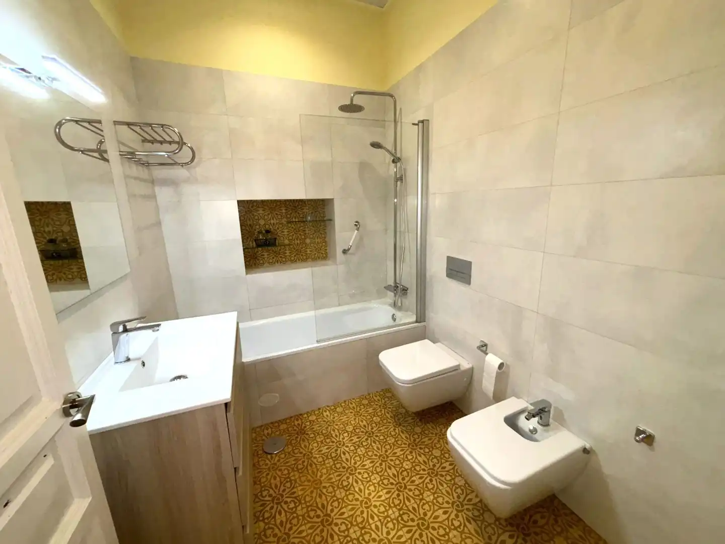 Badezimmer von Wohnung zur Miete in Murcia mit Klimaanlage, Heizung und Möbliert