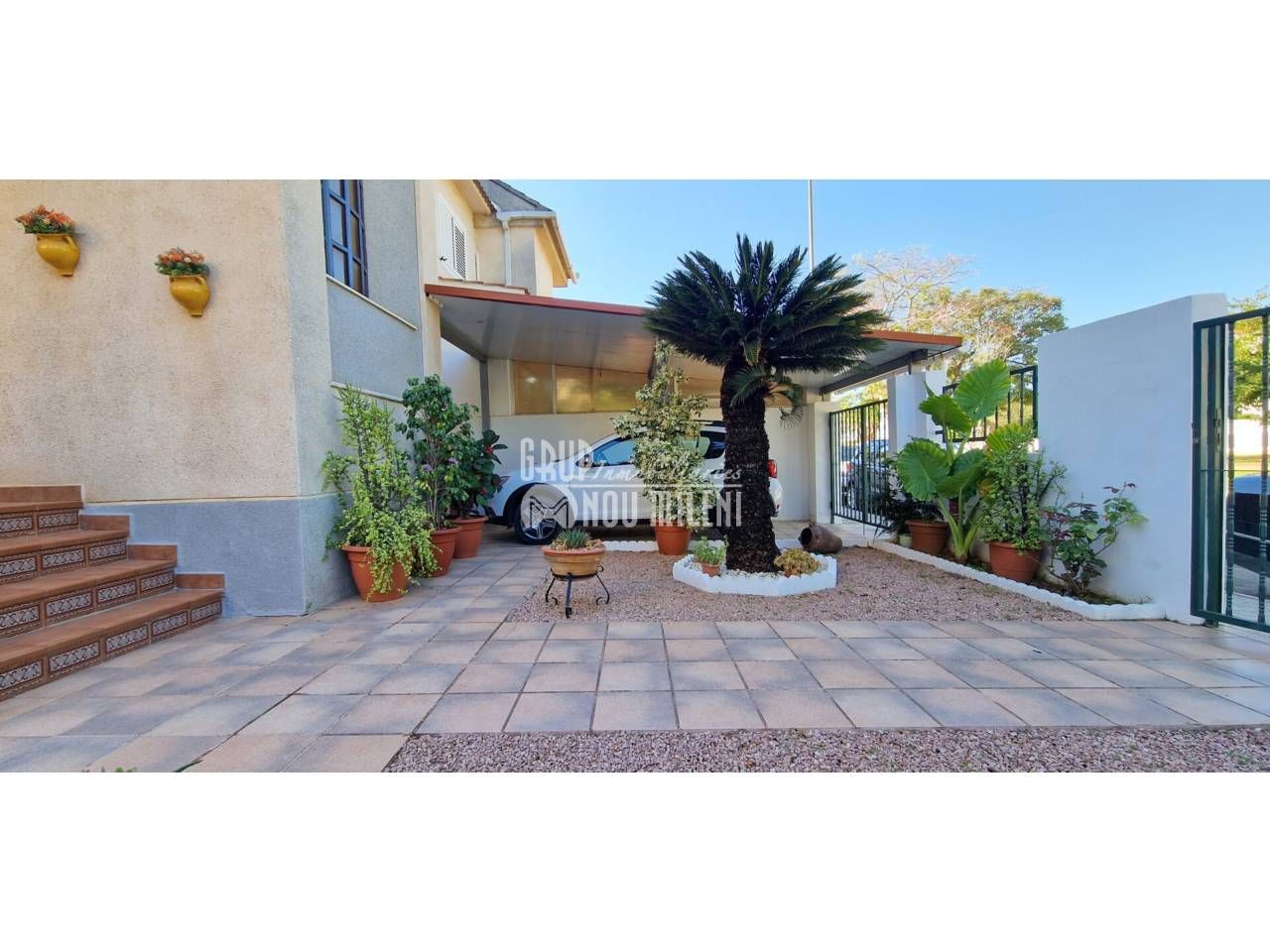 Vista exterior de Casa o xalet en venda en Catarroja amb Aire condicionat, Jardí privat i Terrassa