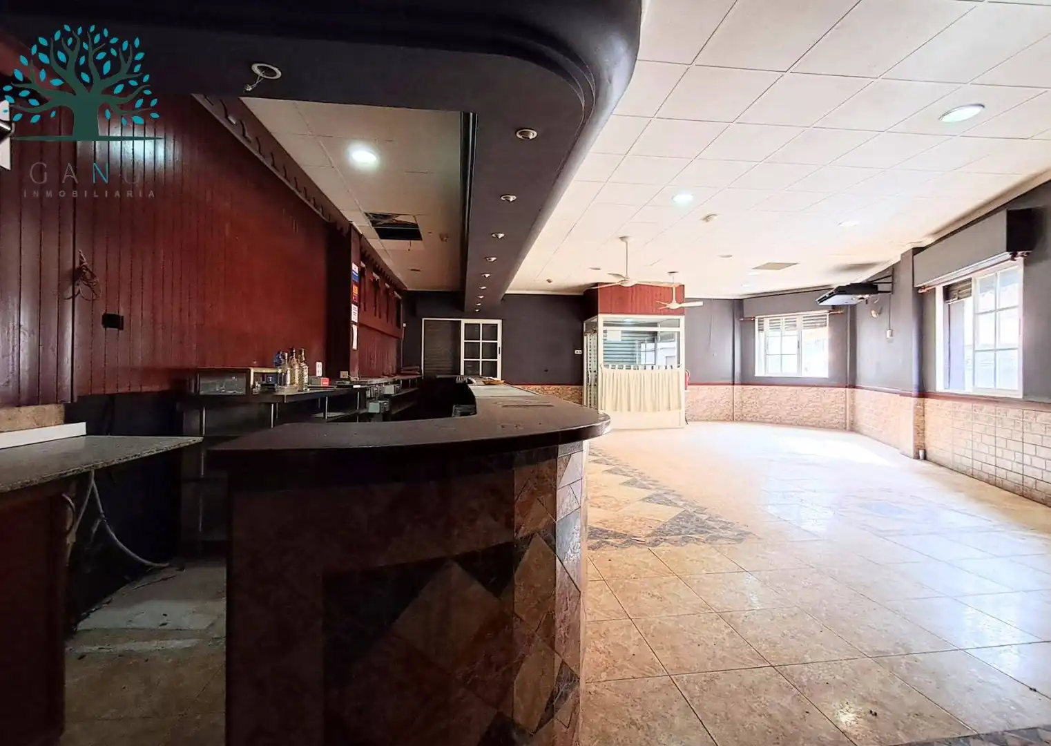 Local comercial en venda a Calle CARTAGENA