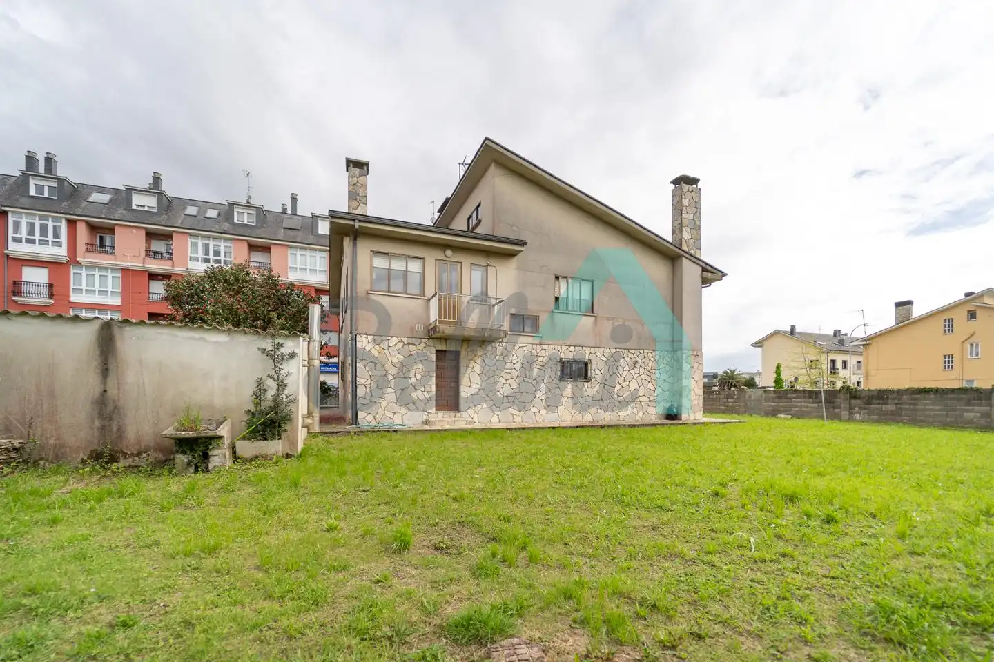 Vista exterior de Casa o chalet en venta en Ribadeo con Calefacción, Jardín privado y Parquet