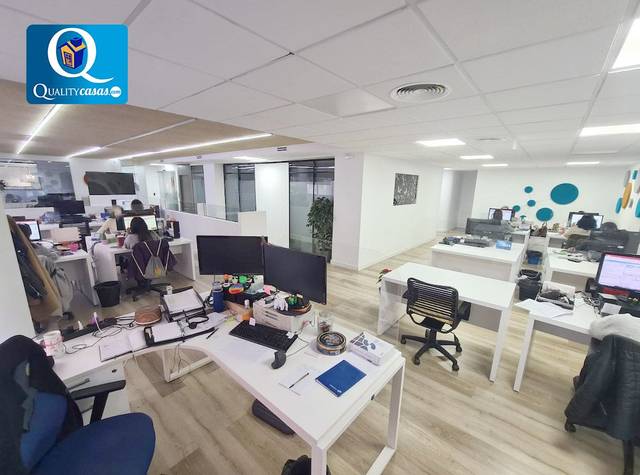 Oficina en Venta en Ensanche - Diputación