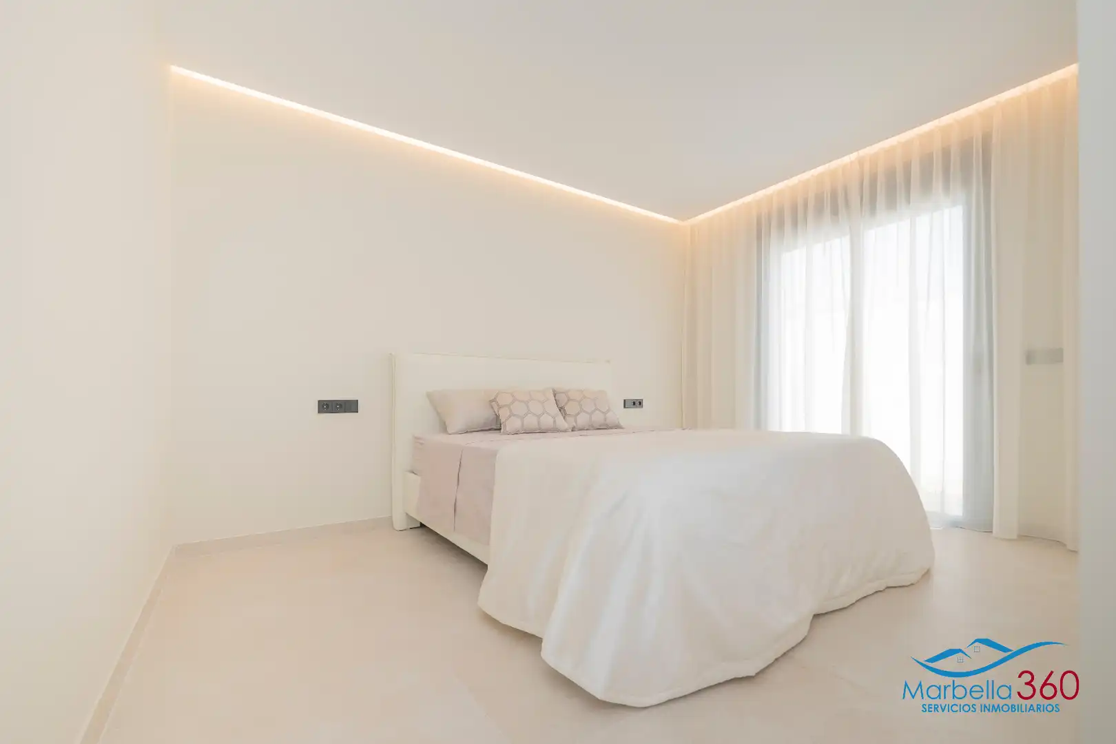Habitación de Casa o chalet en venta en Estepona con Aire acondicionado, Calefacción y Jardín privado