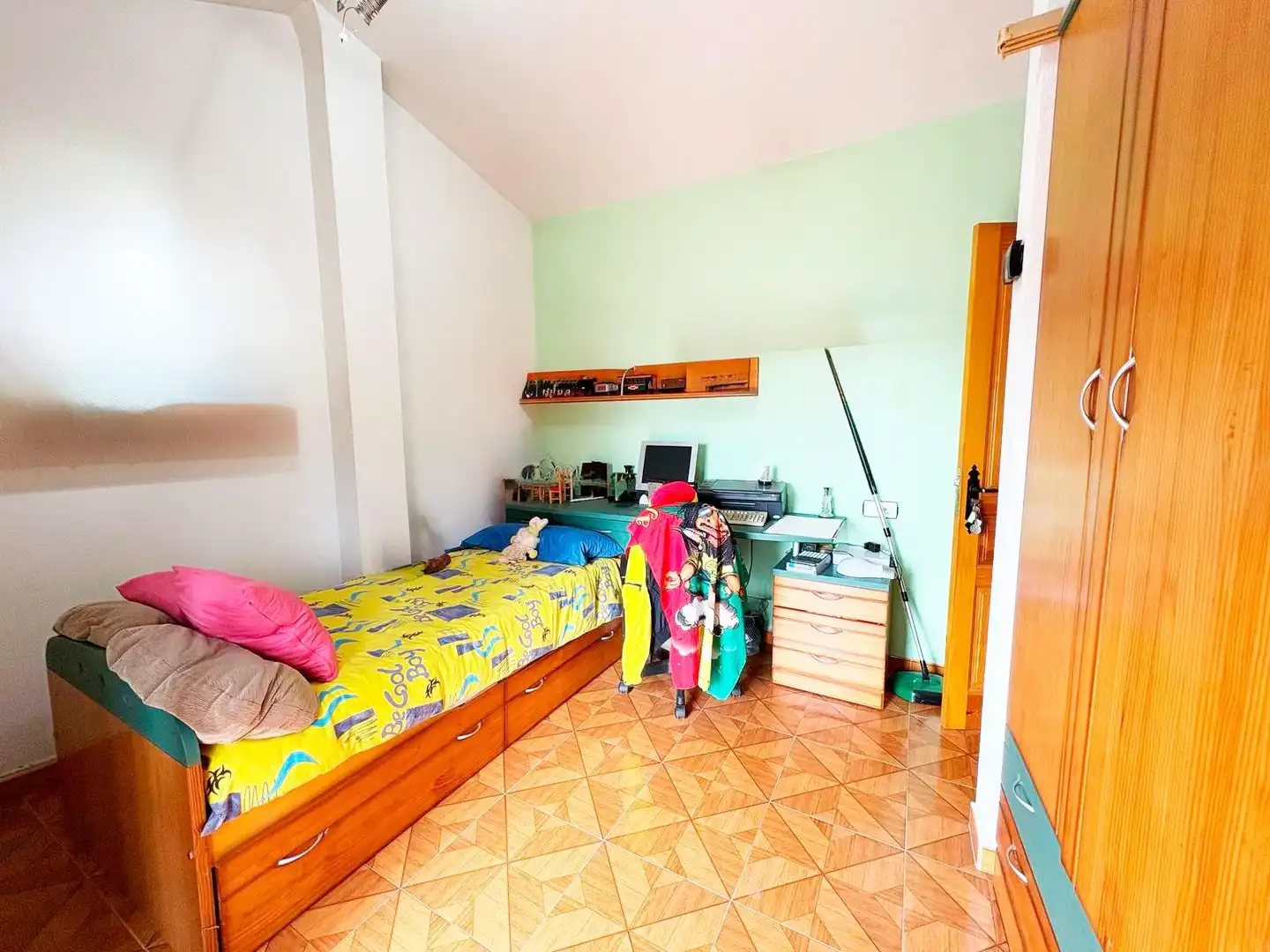 Habitación de Casa o chalet en venta en Navarredonda de la Rinconada con Terraza, Trastero y Amueblado