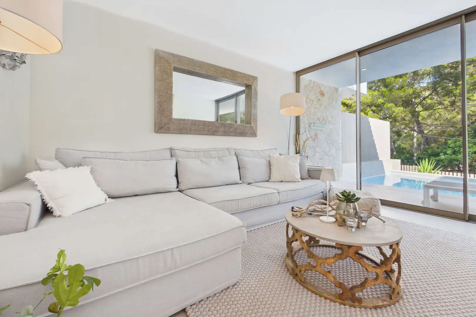 Wohnzimmer von Einfamilien-Reihenhaus zum Verkauf in Capdepera mit Klimaanlage, Terrasse und Möbliert