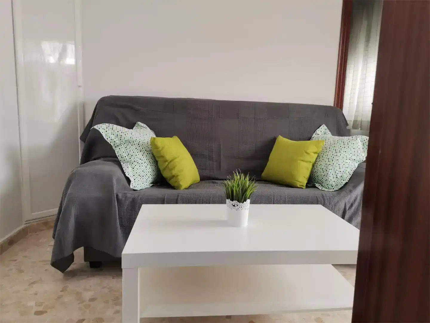 Sala d'estar de Apartament de lloguer en Rota amb Moblat