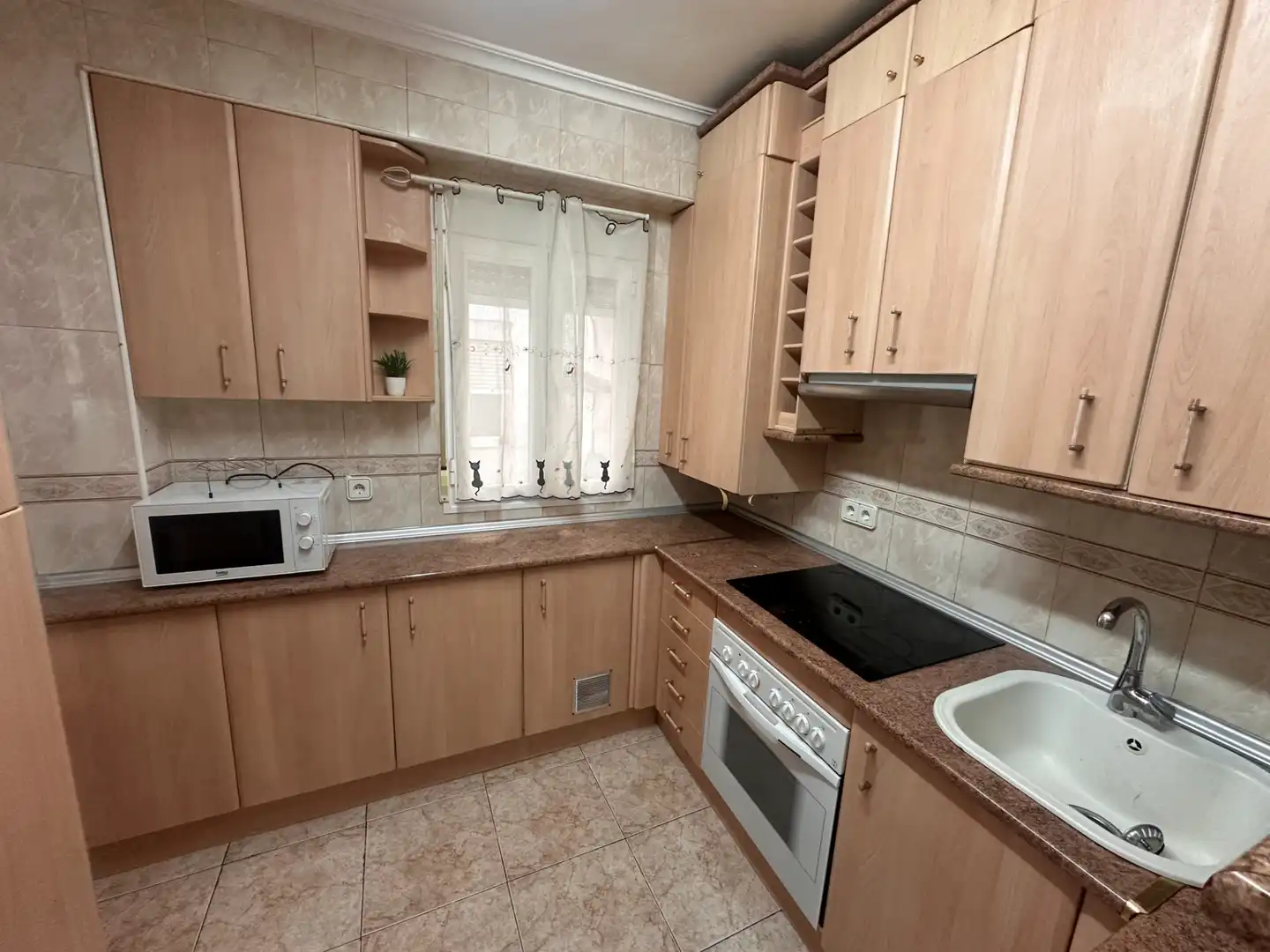 Cocina de Piso de alquiler en Cuenca con Calefacción, Amueblado y Horno
