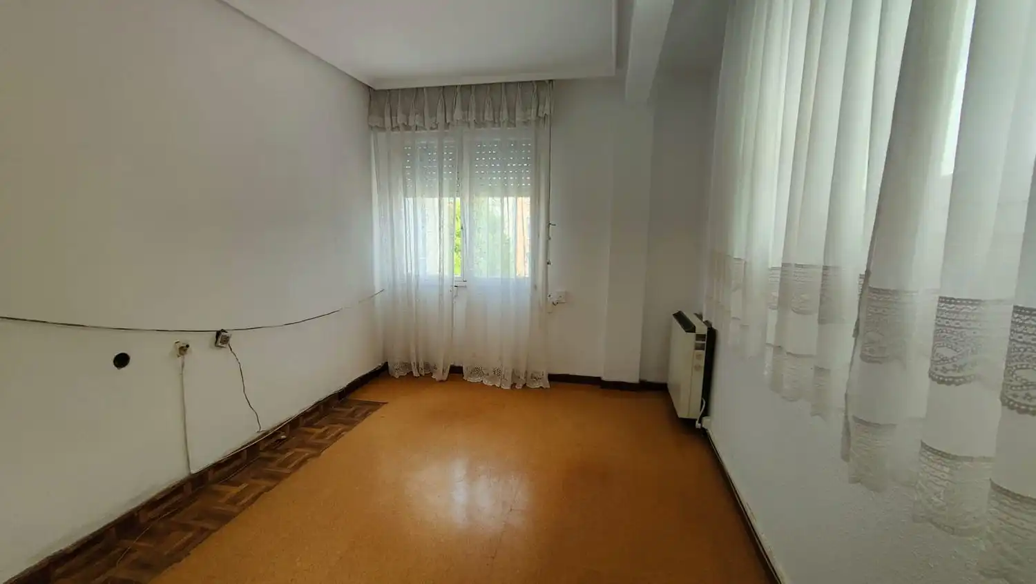Bedroom of Flat for sale in Gijón   with Heating and Swimming Pool