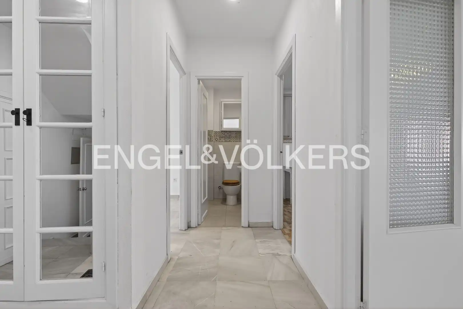 Houses for sale in Tomares  with Air Conditioner, Heating and Private garden
