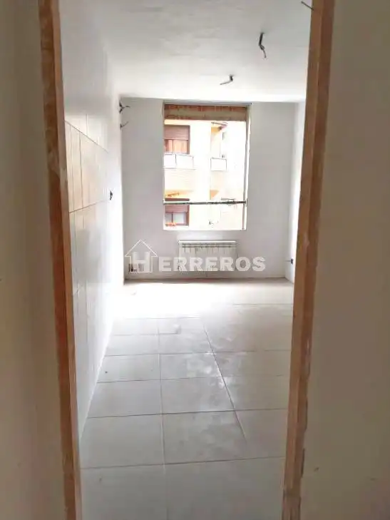 Piso con ascensor en venta en Lardero, imagen 5