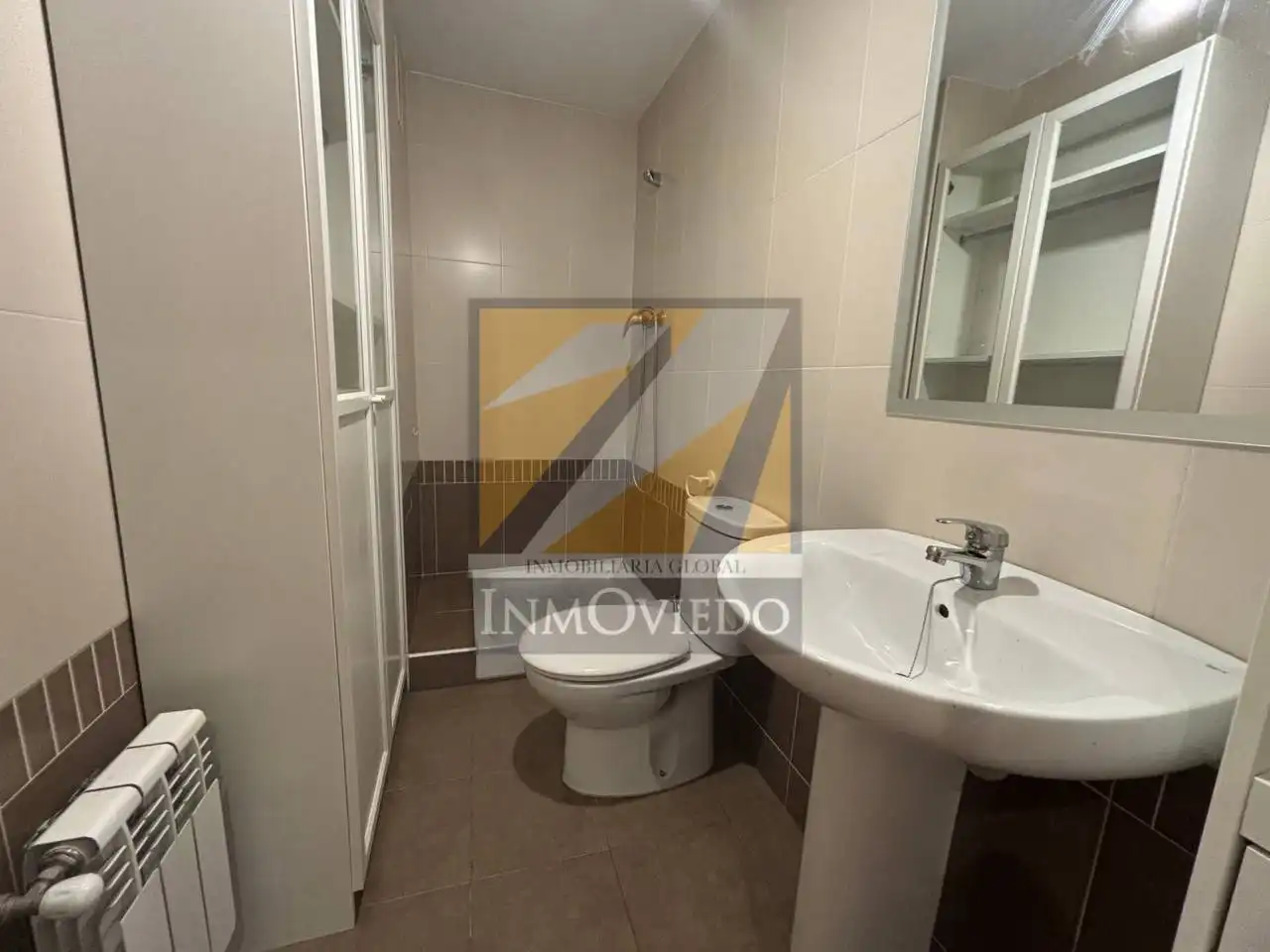 Badezimmer von Wohnung zum Verkauf in Oviedo  mit Heizung und Abstellraum