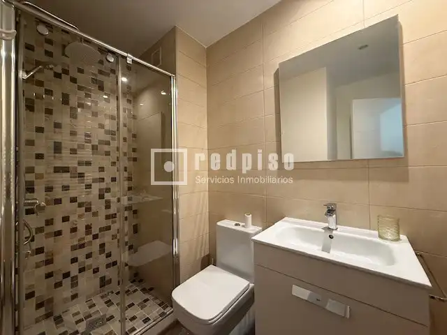 Baño de Piso de alquiler en Madrid con Aire acondicionado, Calefacción y Parquet