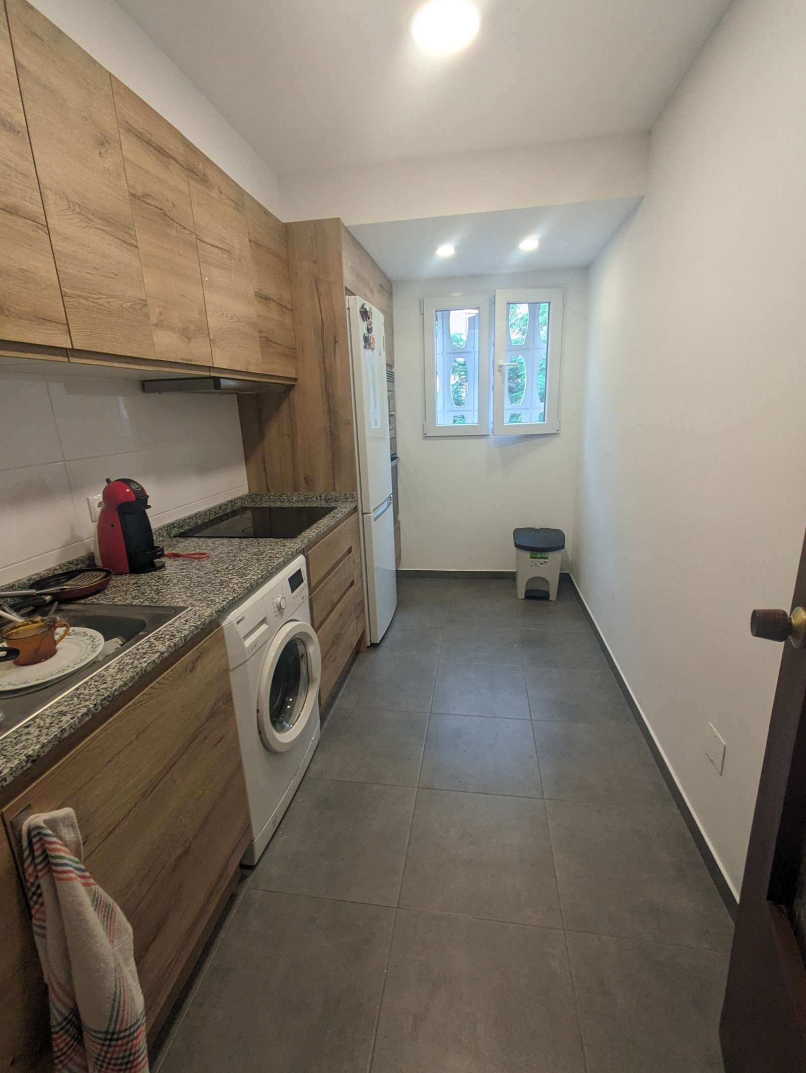 Cuina de Apartament per a compartir en  Valencia Capital amb Aire condicionat, Calefacció i Terrassa
