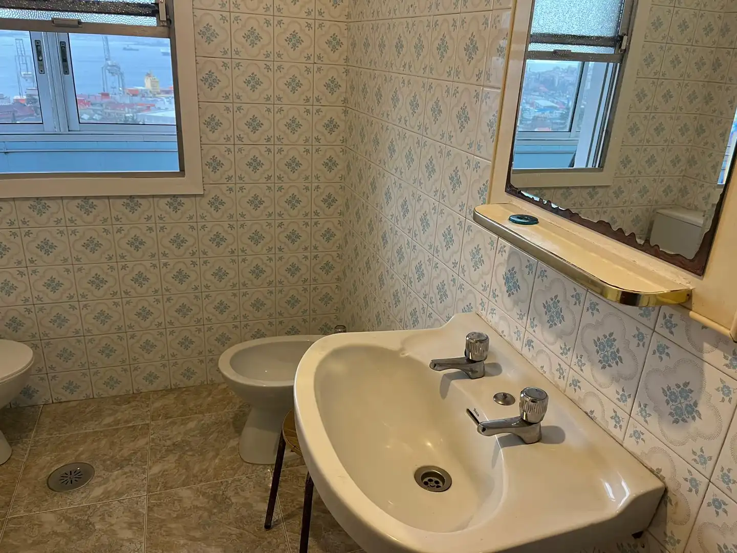 Bathroom of Flat for sale in Vigo   with Storage room and Balcony