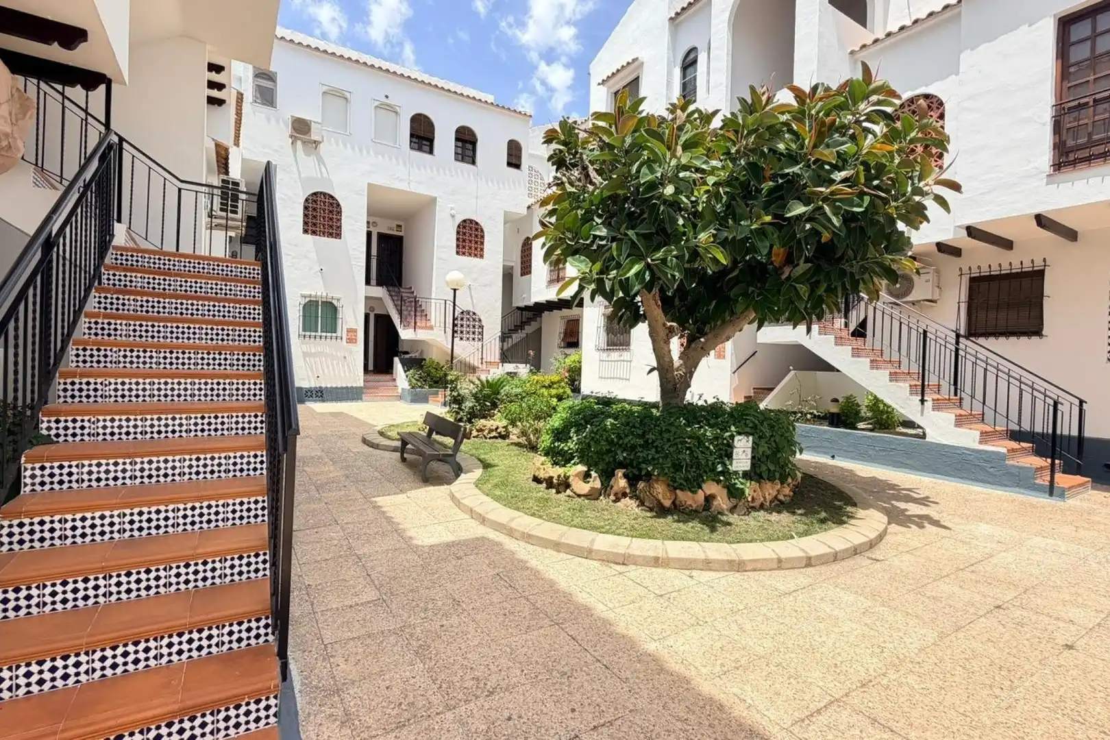 Vista exterior de Pis en venda en Torrevieja amb Moblat