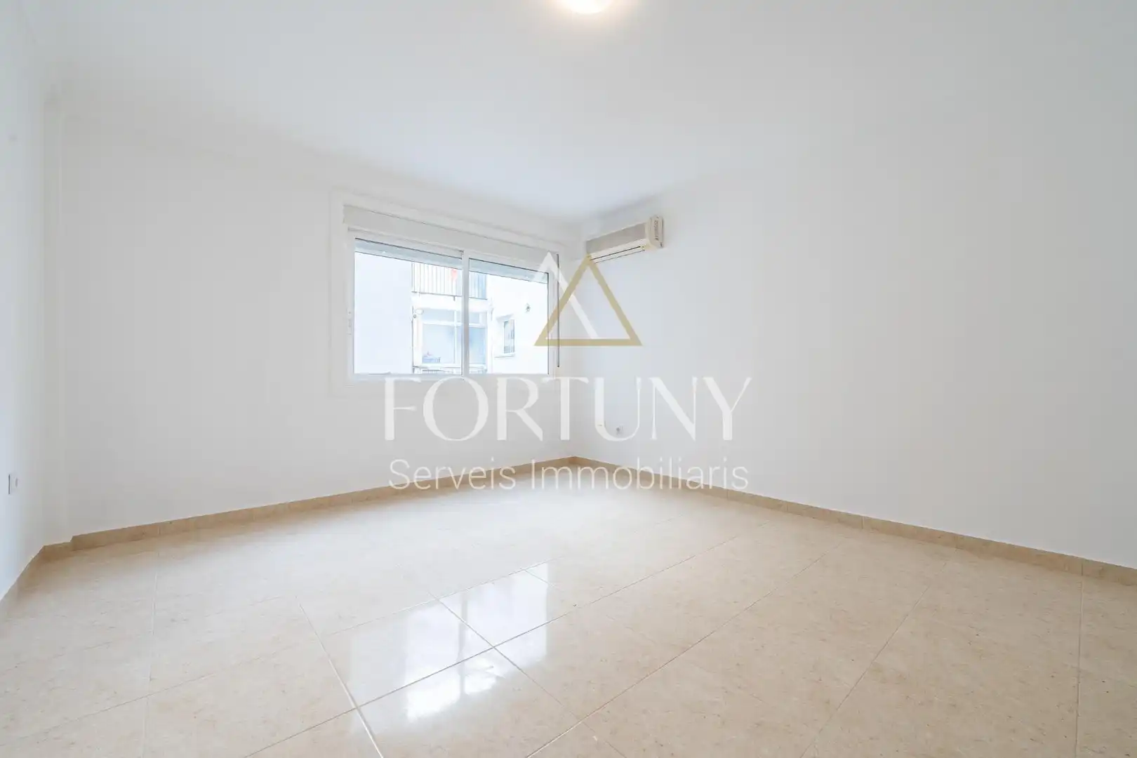 Habitación de Piso en venta en Reus con Balcón