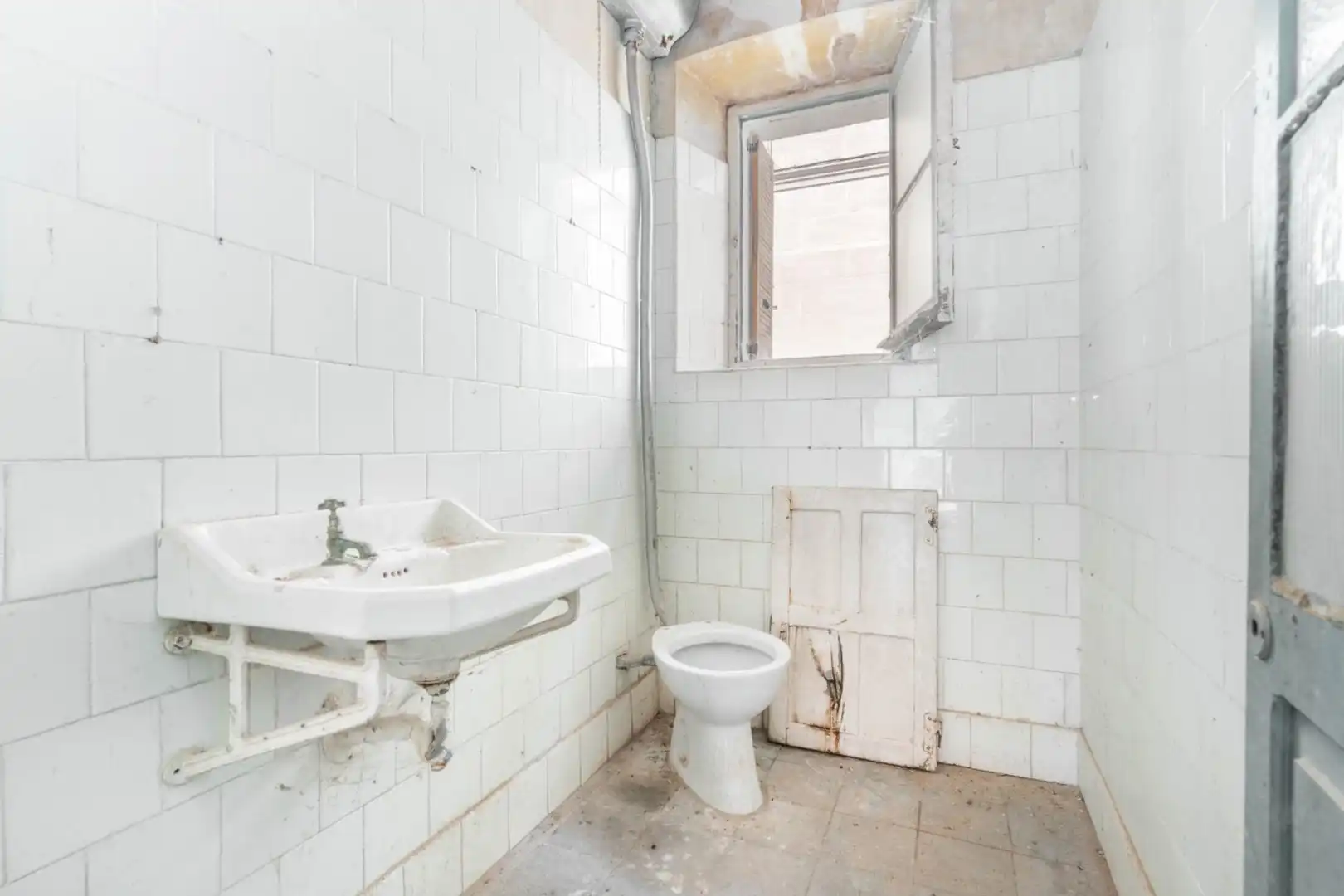 Bathroom of Detached homes for sale in Cudillero
