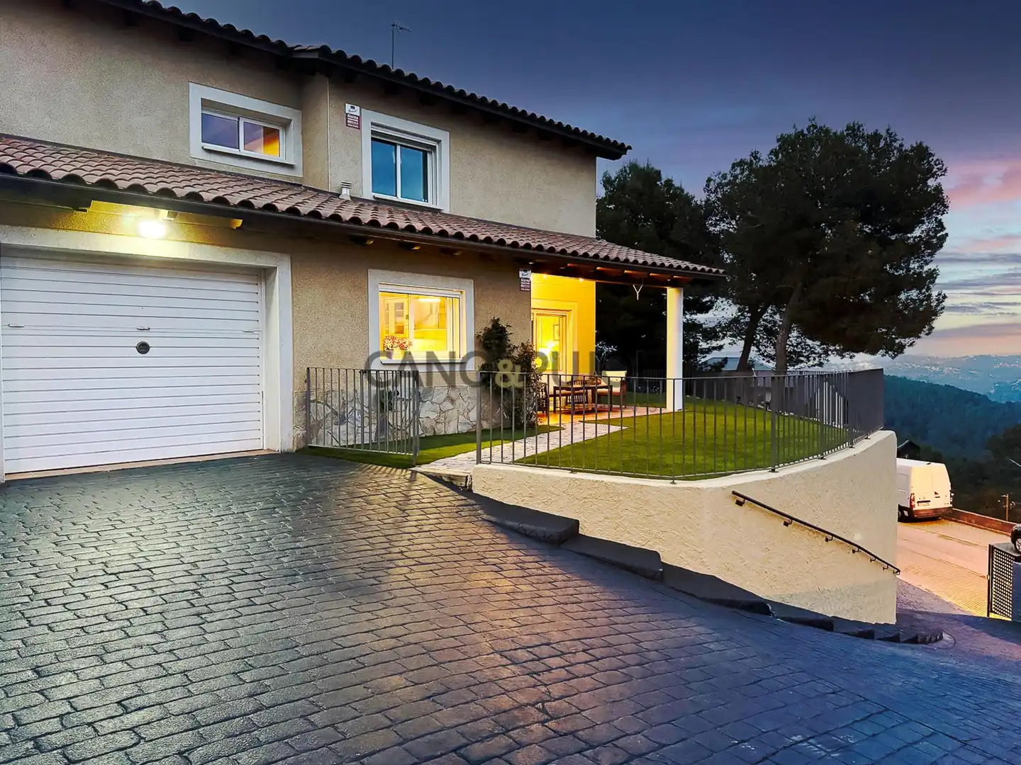 Vista exterior de Casa o chalet en venta en Corbera de Llobregat con Calefacción, Terraza y Trastero