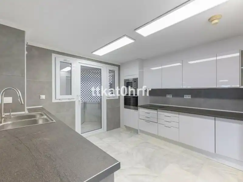 Cuina de Planta baixa de lloguer en Marbella amb Aire condicionat, Calefacció i Terrassa
