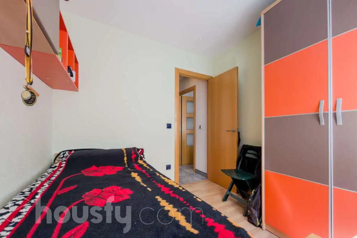 Habitación de Piso en venta en Sant Adrià de Besòs con Amueblado y Balcón