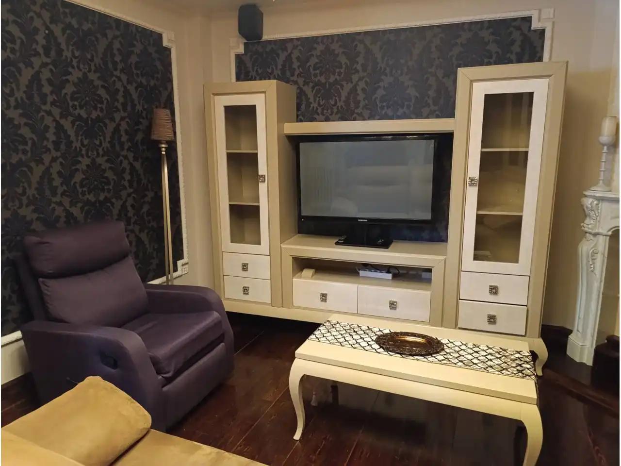 Wohnzimmer von Einfamilien-Reihenhaus zum Verkauf in Lena mit Heizung, Terrasse und Möbliert