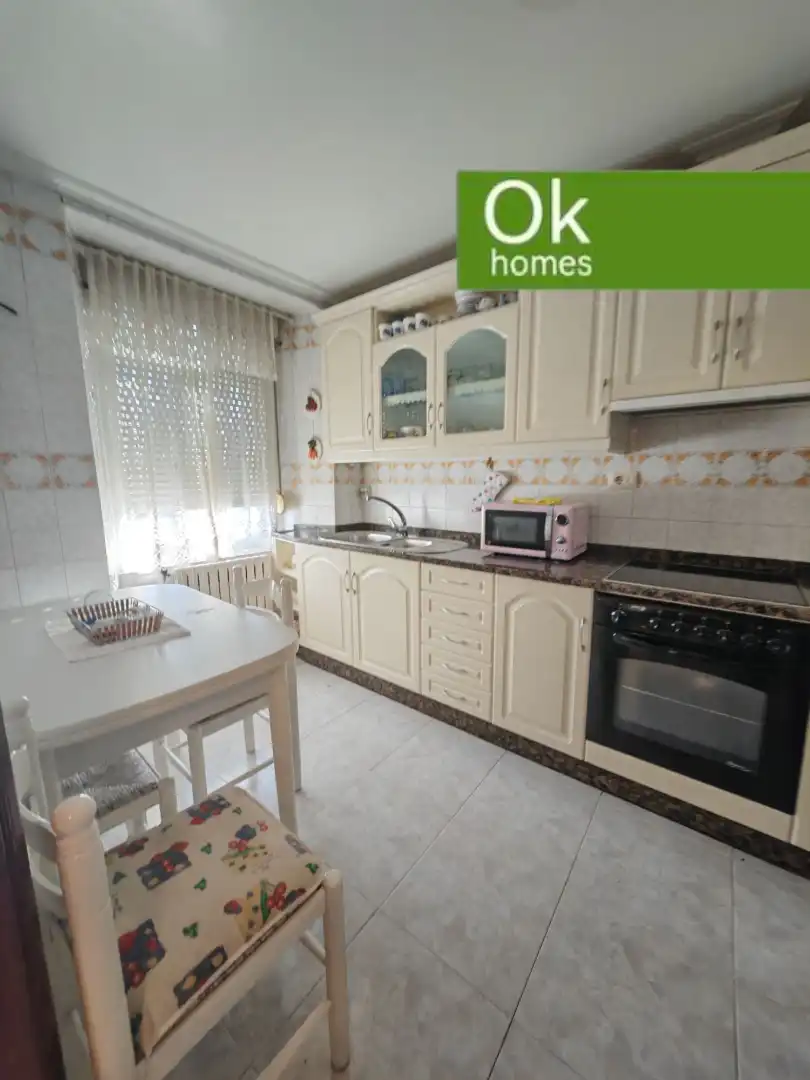 Cocina de Casa adosada en venta en Vilasantar con Calefacción, Jardín privado y Parquet