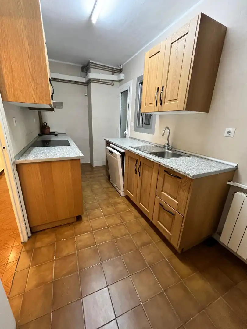 Cuina de Pis en venda en L'Hospitalet de Llobregat amb Aire condicionat, Calefacció i Parquet