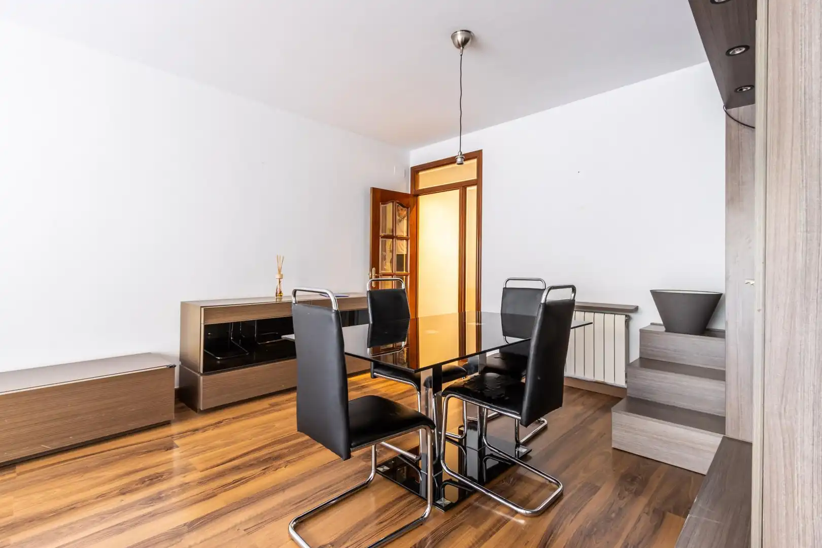 Comedor de Casa adosada en venta en Sabadell con Calefacción y Horno