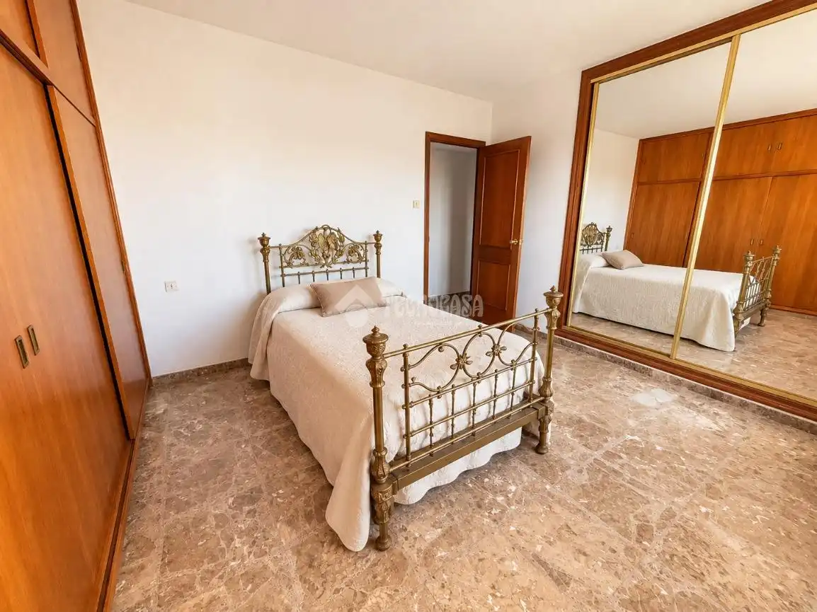 Habitación de Piso en venta en Alicante / Alacant con Terraza