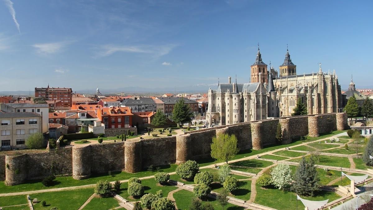 Jardí de Edifici en venda en Astorga