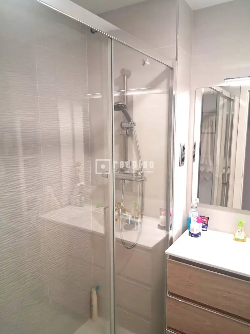 Badezimmer von Wohnung zum Verkauf in Madrid mit Klimaanlage, Heizung und Terrasse
